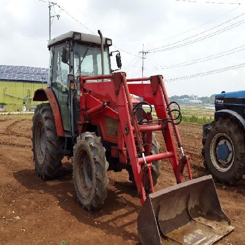 USED TRACTOR