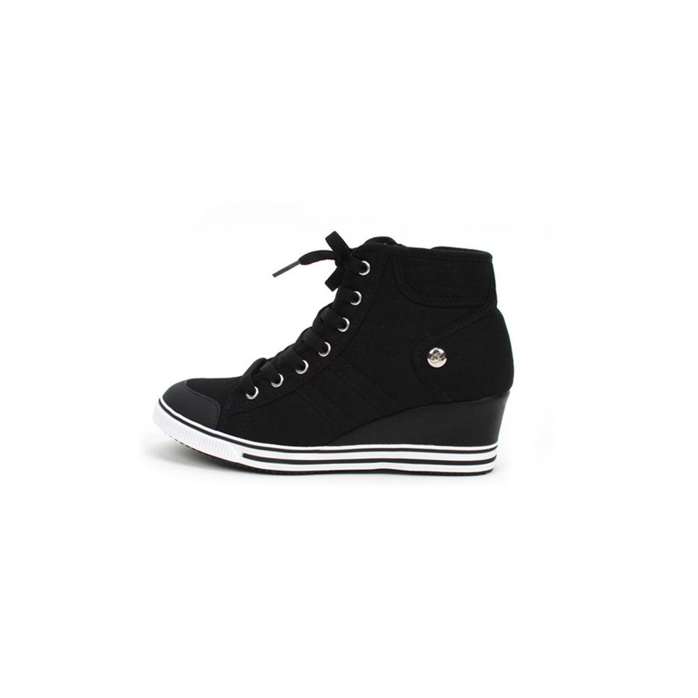 Wedgeheel sneakers for a casual look Blood