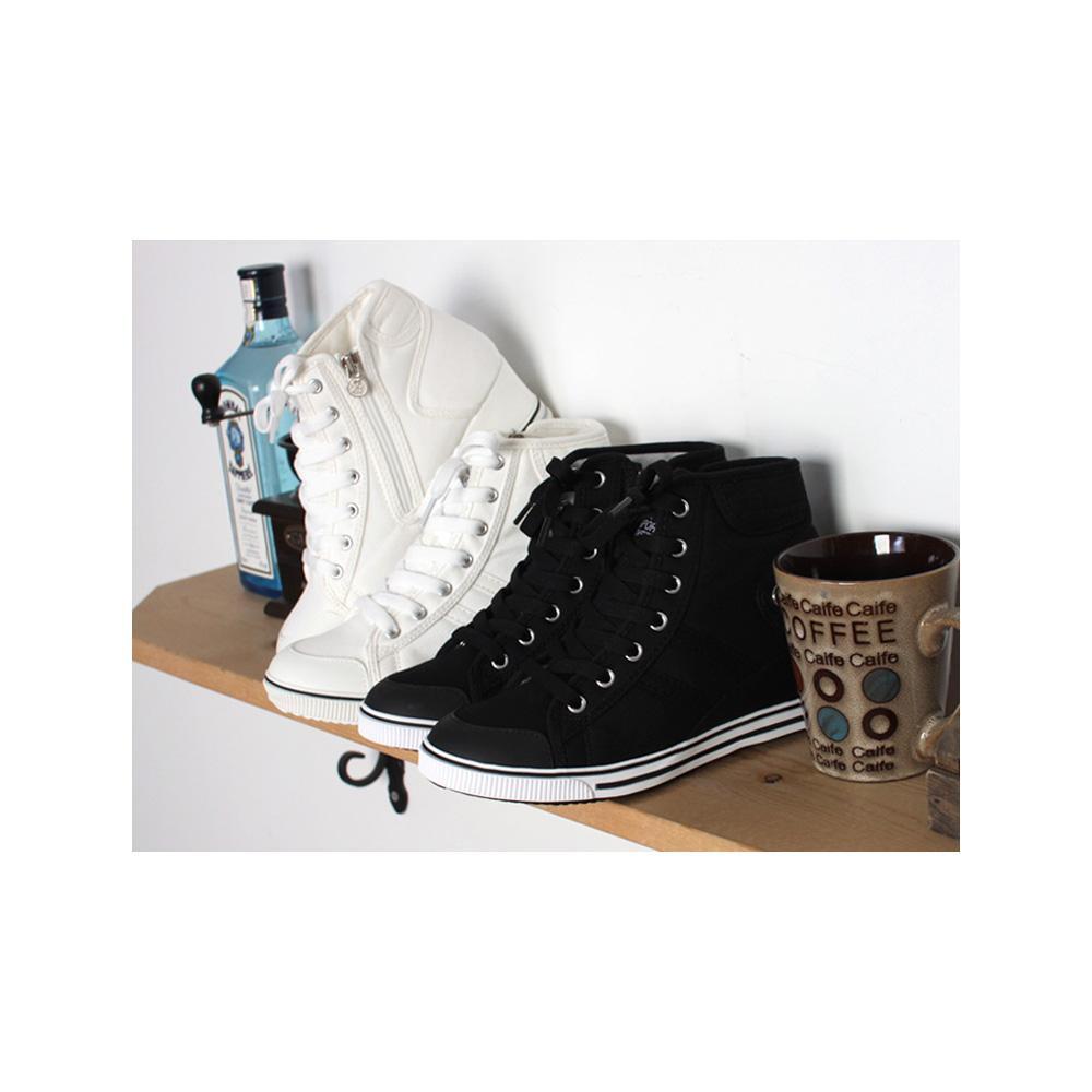 Wedgeheel sneakers for a casual look Blood