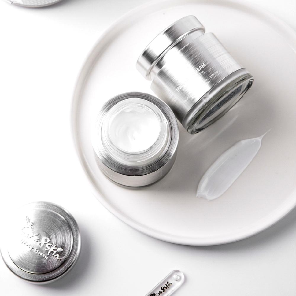 HWA SA a CREAM, Brightening & Tone up cream