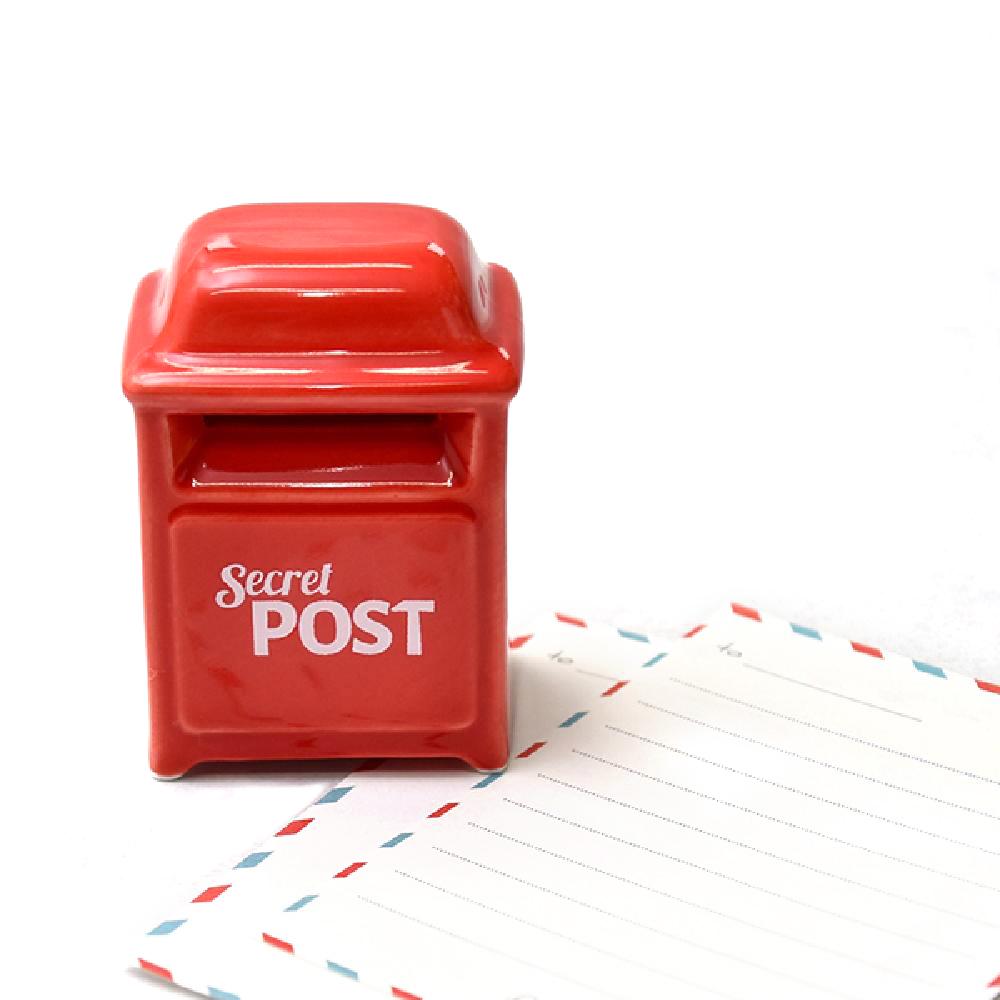 SECRET POST RED