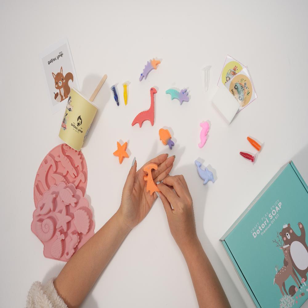 Dotori Soap DIY KIT (dinosaurs package)